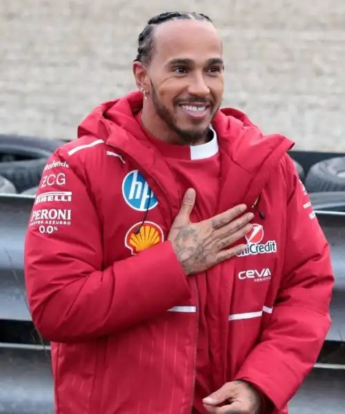 Lewis Hamilton debutta con la Ferrari: “È tutto diverso qui”