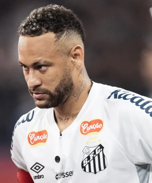 Neymar avvia una battaglia social: la polemica scatena il caos. Foto