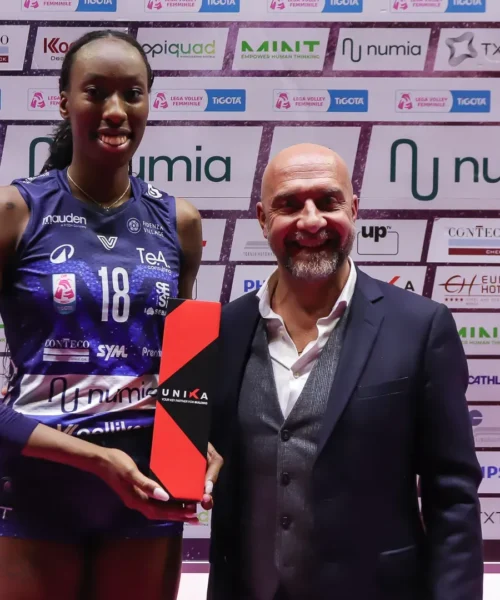 Paola Egonu da record davanti a Carlton Myers ma c’è un bel problema: le foto