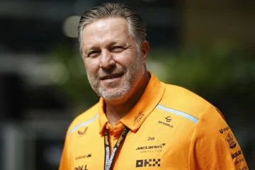 Zak Brown avvisa Red Bull e Ferrari