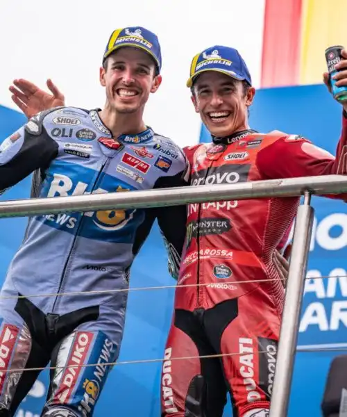 Marc Marquez e la lotta per il titolo MotoGp: il fratello Alex non usa mezzi termini