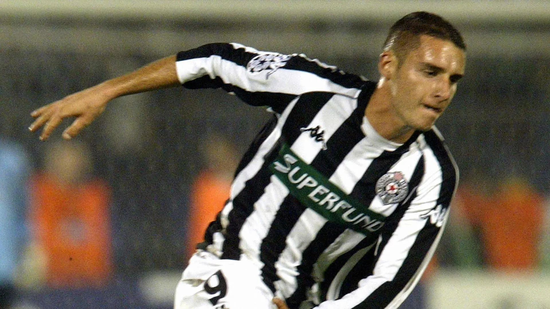 Delibasic è cresciuto calcisticamente nel Partizan Belgrado, dove ha esordito nel 1999