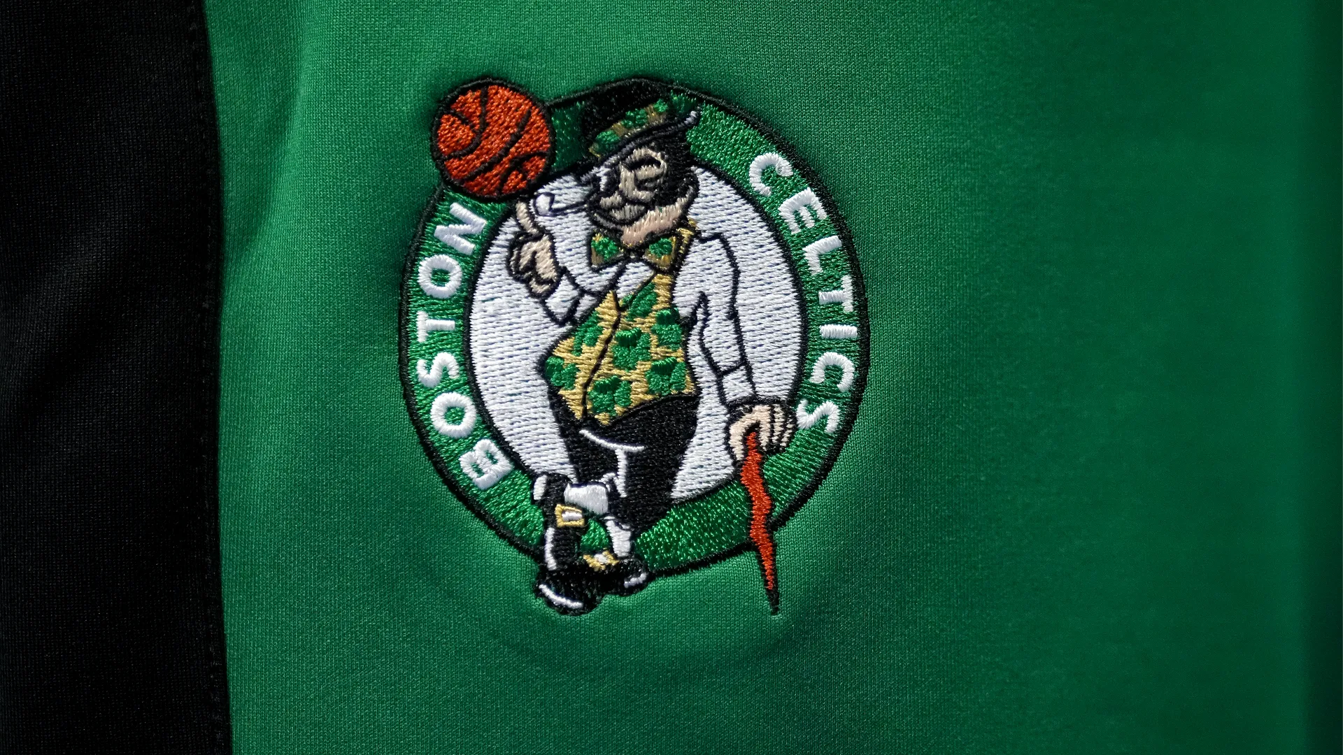 I Grousbeck avevano acquistato i Celtics nel 2002 per 360 milioni di dollari, moltiplicando quasi per 20 il loro investimento iniziale
