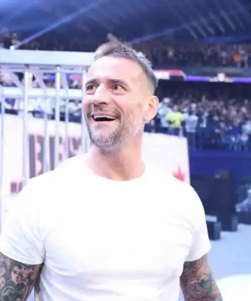 Da Roman Reigns a CM Punk, svelate le stelle WWE a Bologna: le foto