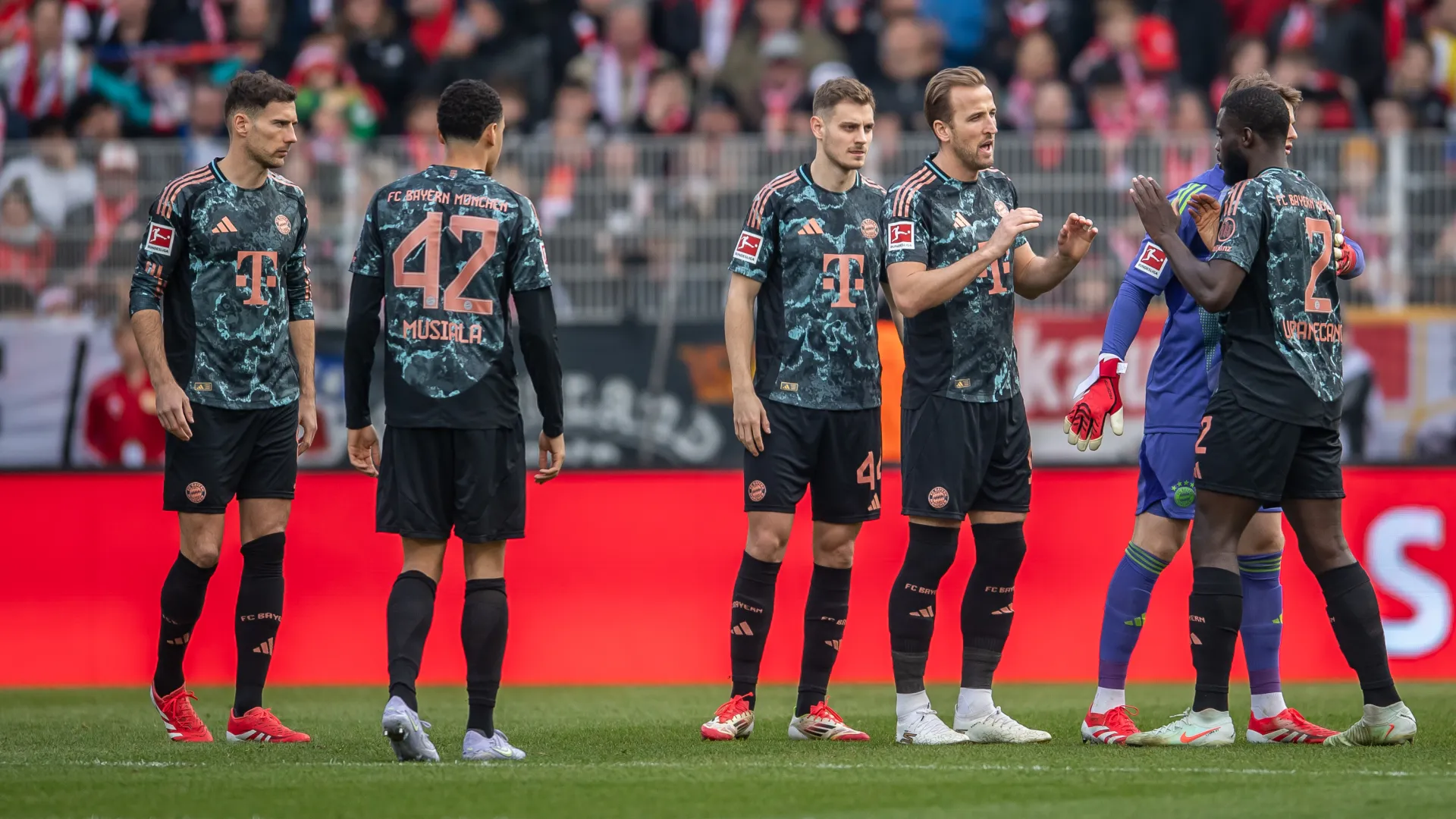 Trattative sospese: il Bayern Monaco mette in pausa un rinnovo
