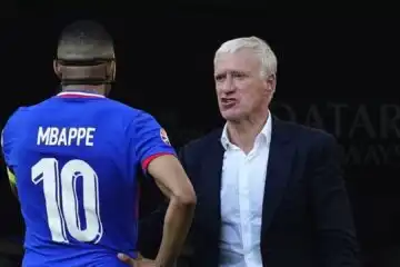 Kylian Mbappé spegne i rumors su Didier Deschamps