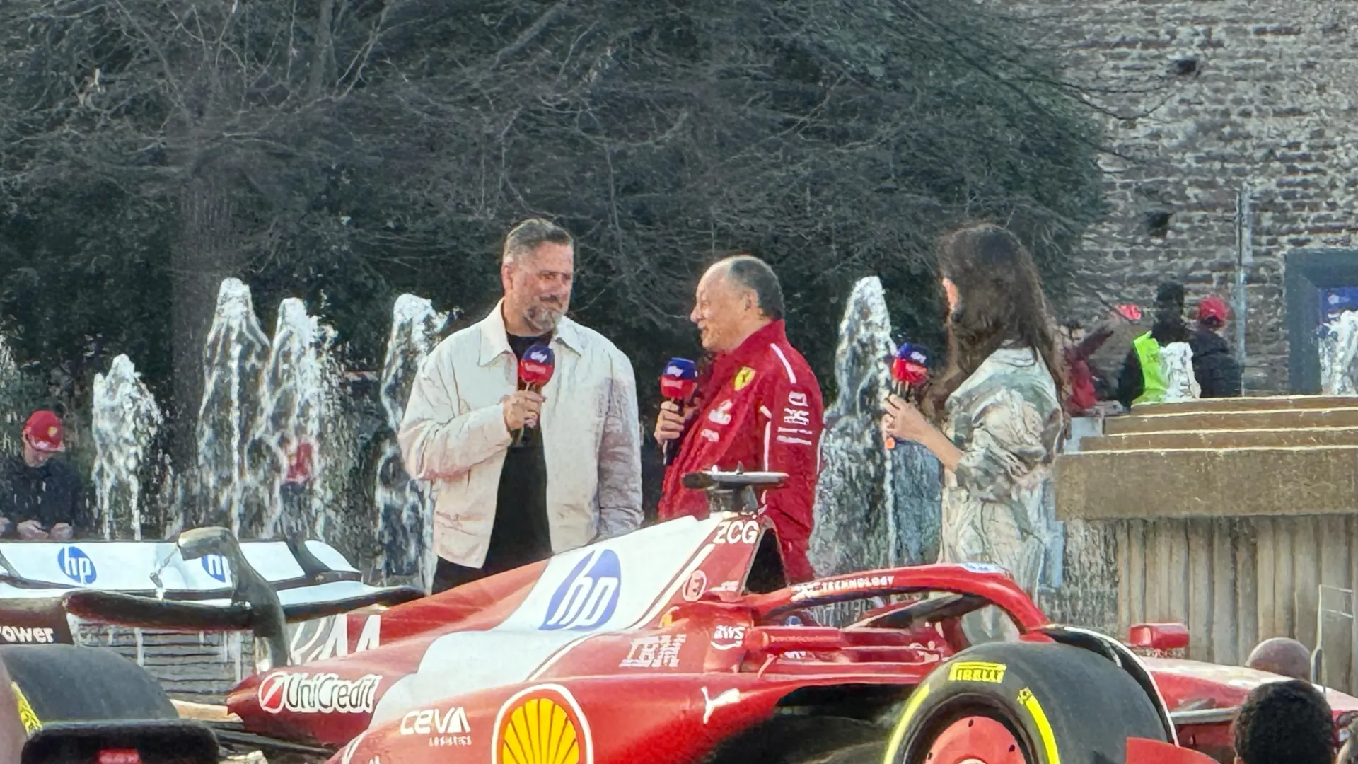 Hamilton e Leclerc sono comunque sul podio.