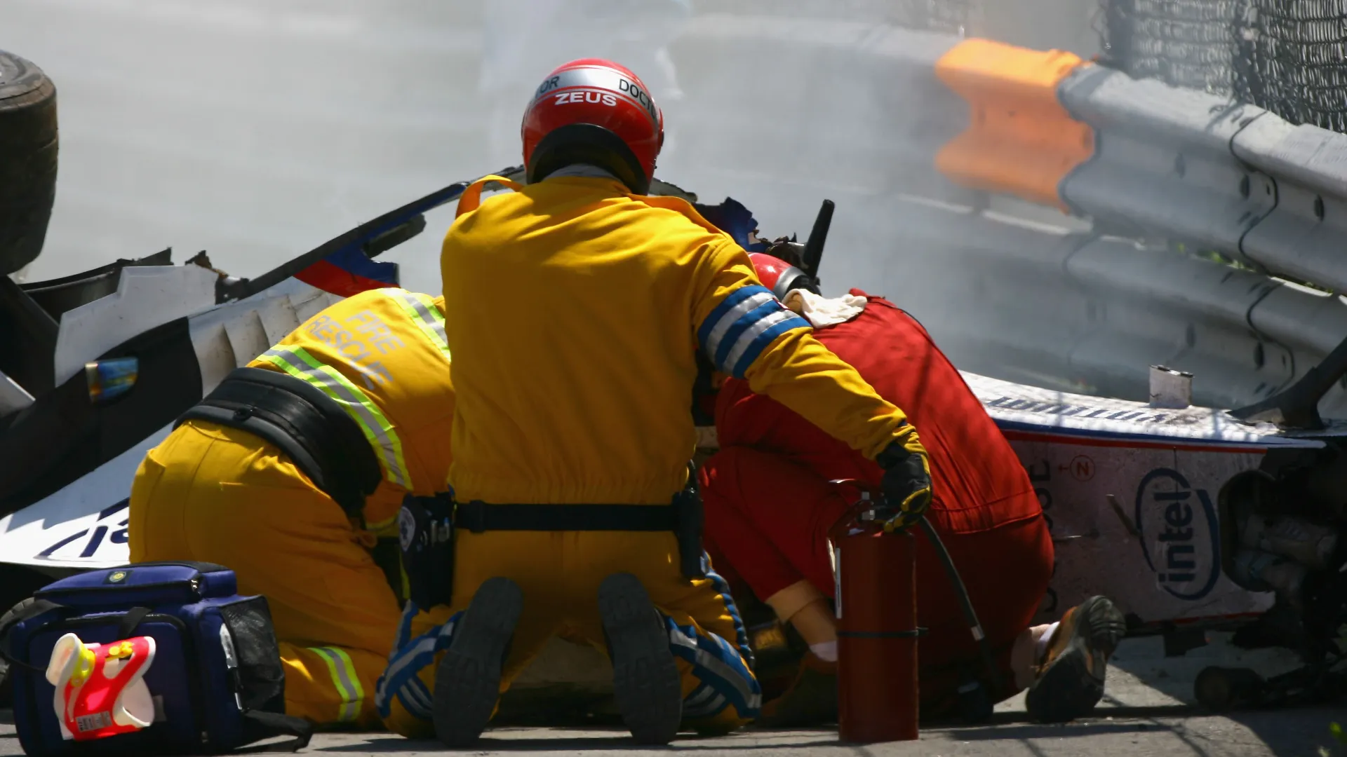 Lo staff di sicurezza intervenne immediatamente per soccorrere Kubica
