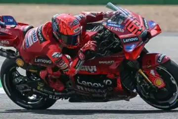 Marc Marquez centra la pole a Buriram davanti al fratello Alex e Pecco Bagnaia