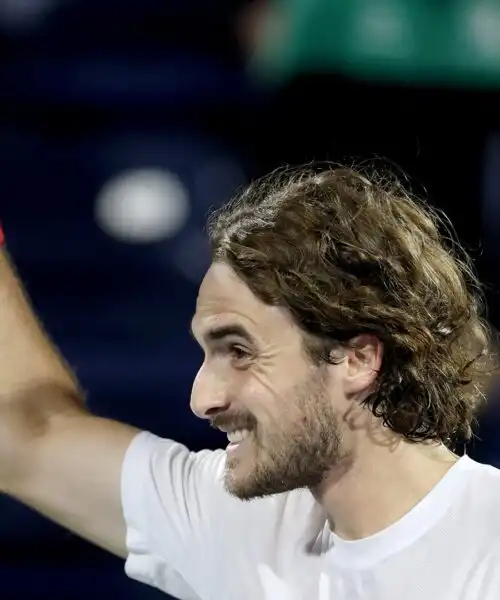 Stefanos Tsitsipas interrompe il lungo digiuno