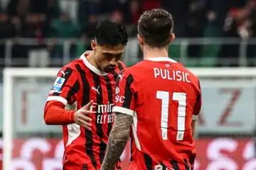 Il Como spaventa il Milan, poi arriva la rimonta: Pulisic e Reijnders decisivi