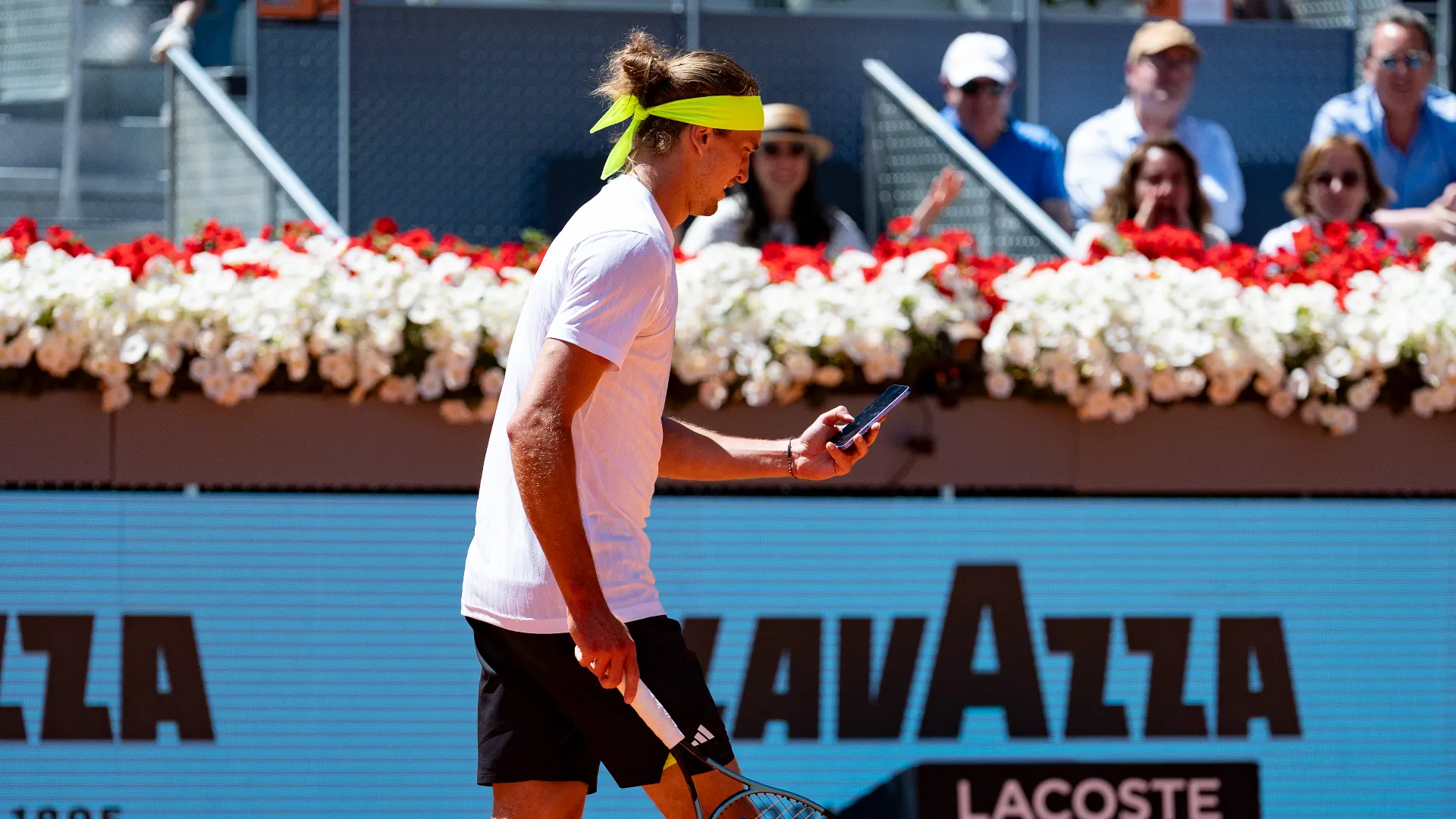 Settimana scorsa a Stoccarda Aryna Sabalenka ha fatto lo stesso gesto
