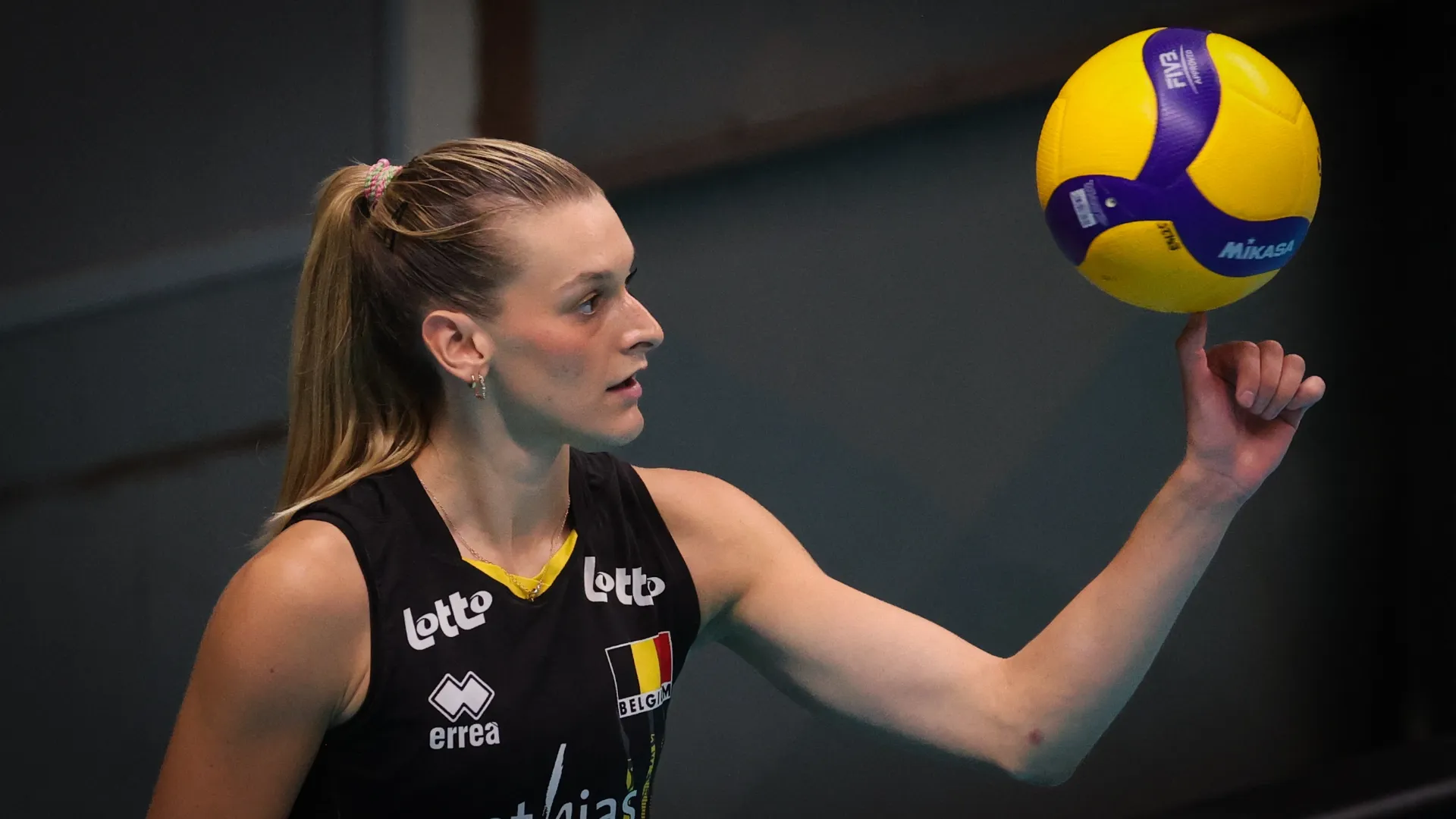 Tra il 2014 e il 2017 ha fatto parte delle nazionali giovanili belghe, vincendo il bronzo all'Europeo Under 18 nel 2015
